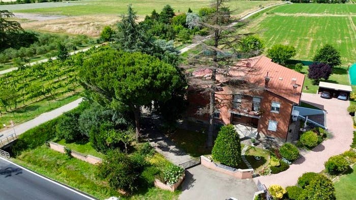 Casa con 6 locali in vendita in Via Lasie, Zona Industriale Casola Canina, Imola