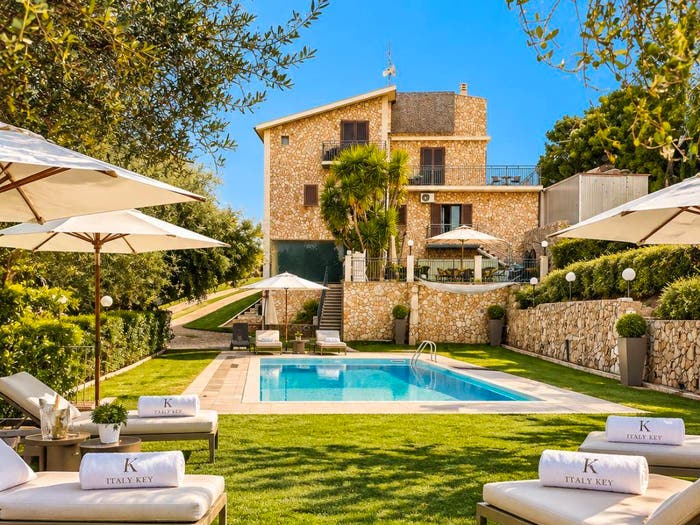 Casa con 6 locali in vendita in Via Giuseppe Garibaldi, Caltagirone