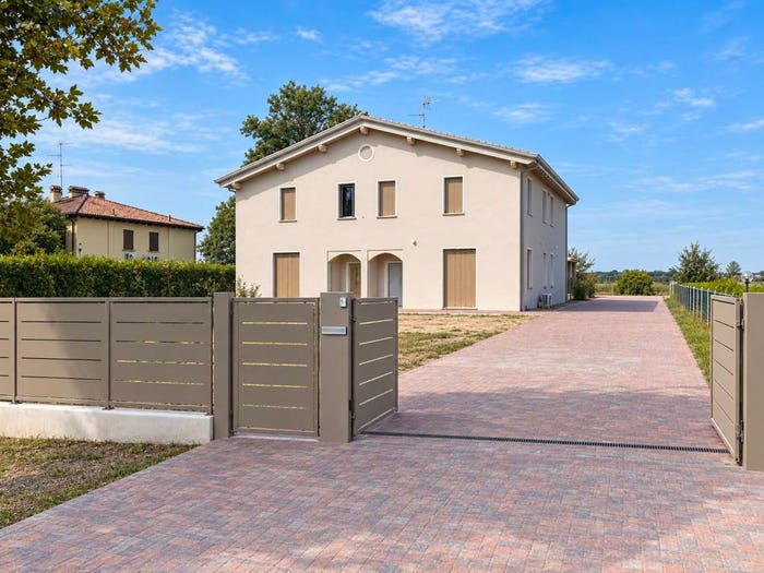 Casa con 6 locali in vendita in Centro, Poggio Renatico