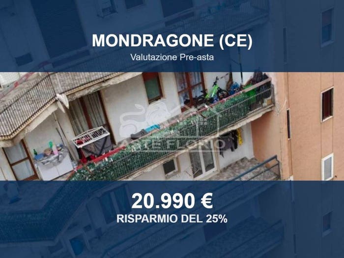 Appartamento quadrilocale in vendita in via Salvatore Razzino, Mondragone