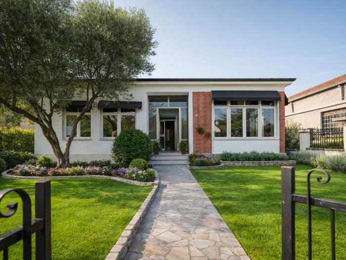 Casa con 6 locali in vendita in Piazza Maggio, Roverbella