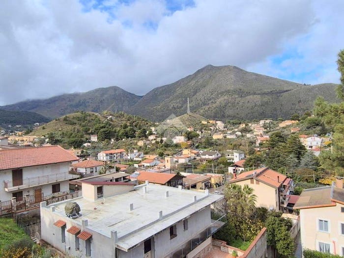 Appartamento con 6 locali in vendita in Via Rocco Campanella, Piano Dei Geli, Monreale