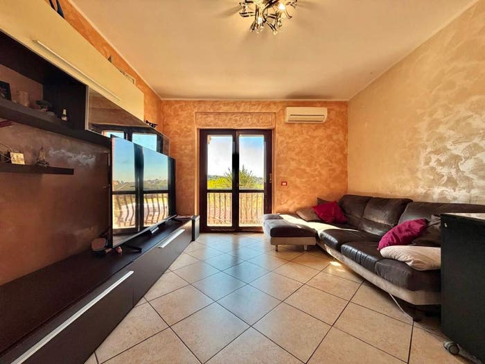 Appartamento trilocale in vendita in Via Piemonte, Santa Lucia, Fonte Nuova
