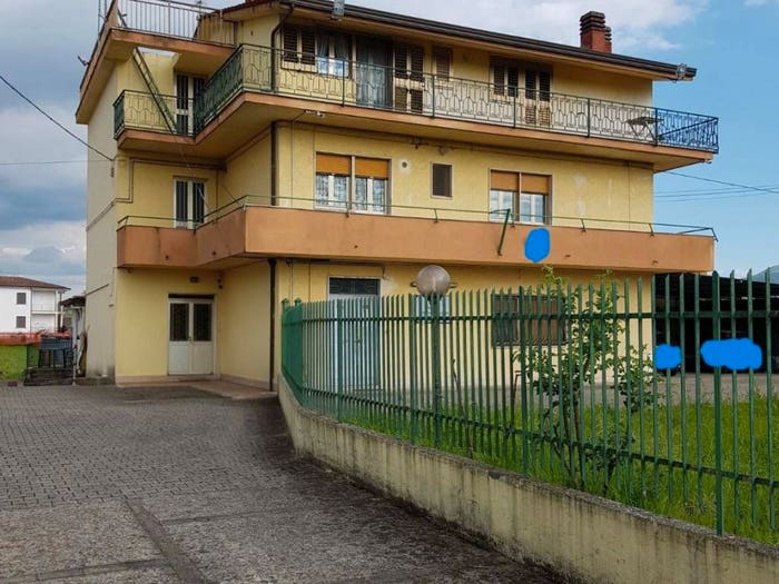Casa con 6 locali in vendita in Dugenta