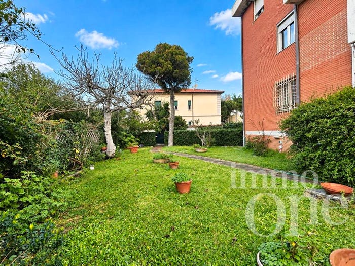 Appartamento con 6 locali in vendita in Via della Meloria, Antignano Banditella, Livorno