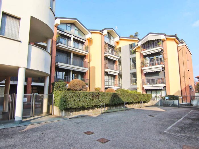 Appartamento quadrilocale in vendita in Via Vittorio Veneto, Centro, Lentate sul Seveso