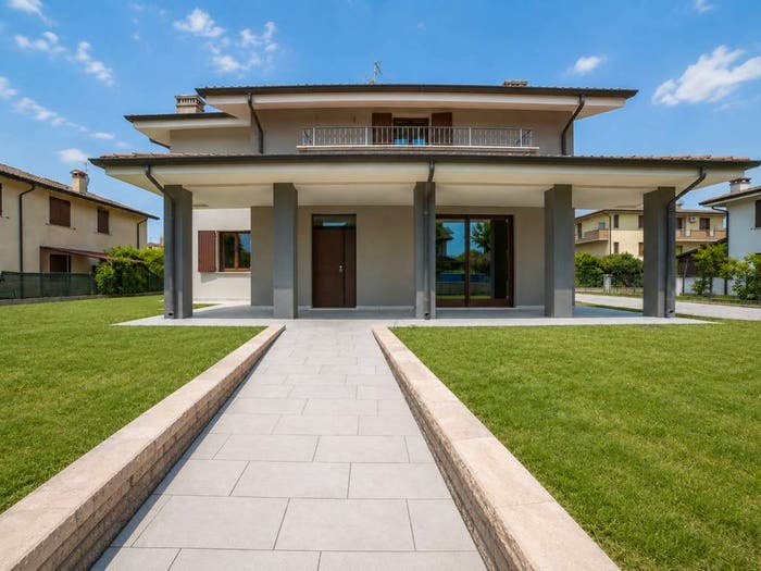 Casa con 6 locali in vendita in Via Don Aldo Bolzani, San Giorgio Bigarello
