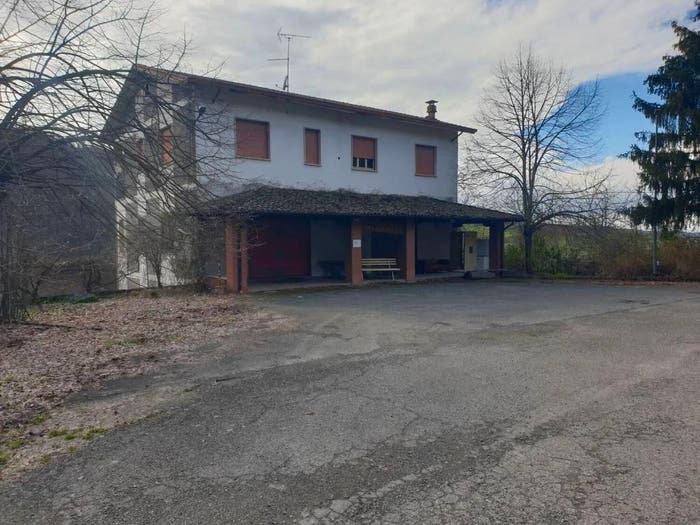 Casa con 6 locali in vendita in Via Cesare Battisti SNC, Alta Val Tidone