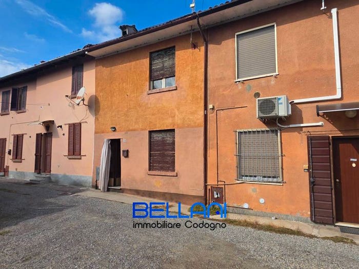 Casa bilocale in vendita in Via Lago Gerondo, Centro, Maleo