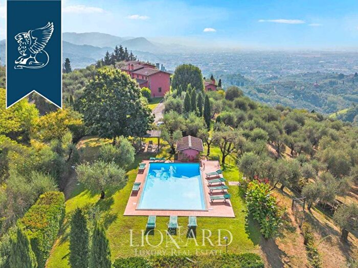 Casa con 6 locali in vendita in Buggiano