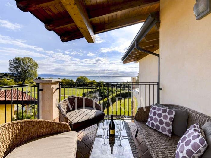 Appartamento trilocale in vendita in Via Giovanni Pascoli, Montinelle, Manerba del Garda
