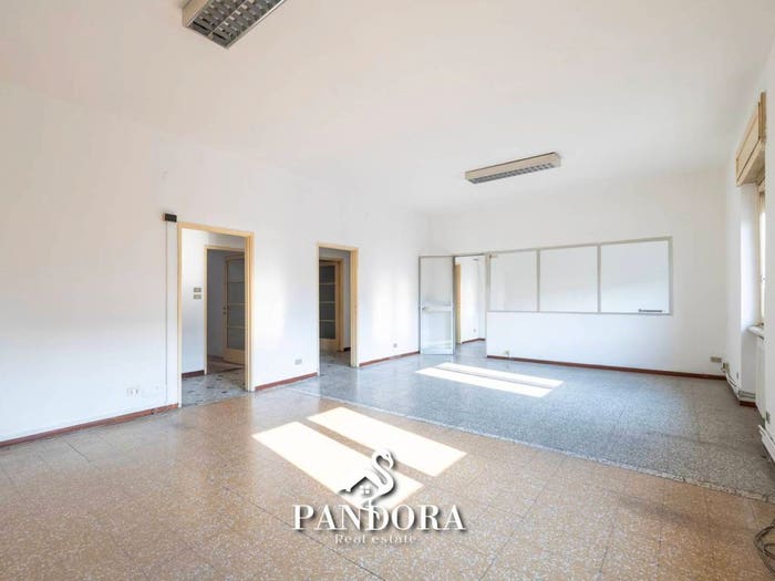 Appartamento quadrilocale in vendita in Via A Vespucci, Sciarè, Gallarate