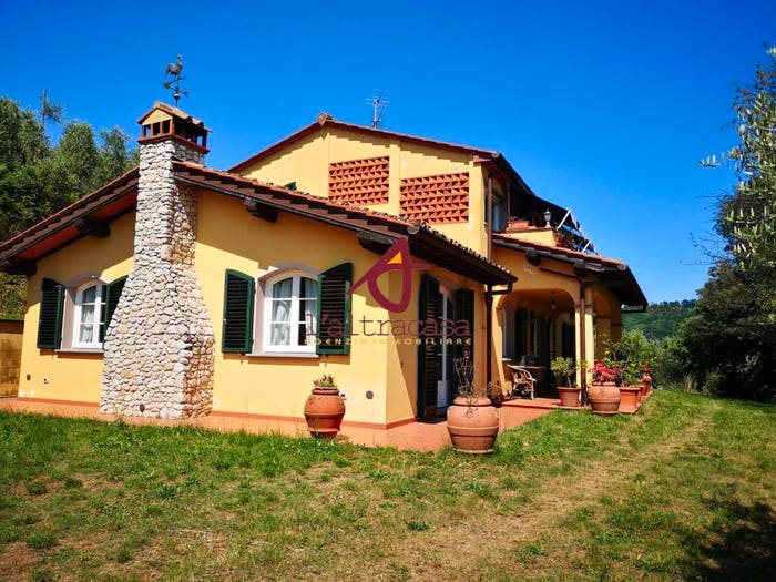 Casa con 6 locali in vendita in Massa, Massa e Cozzile
