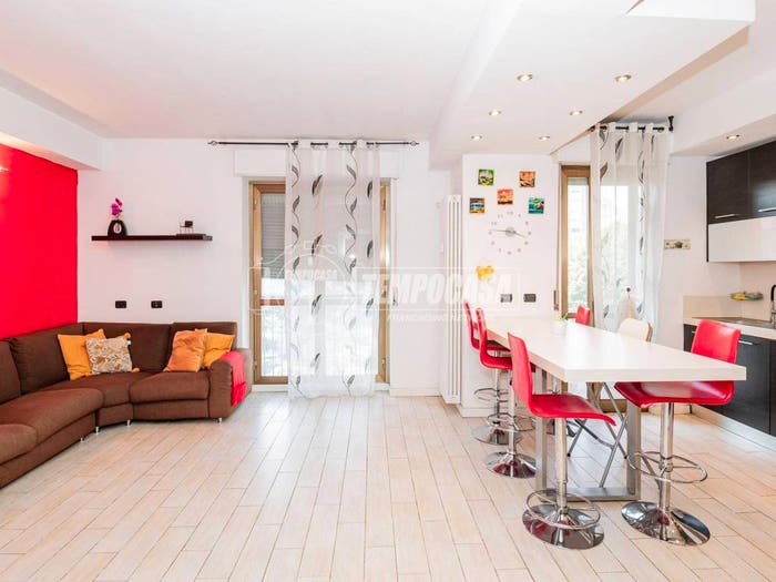 Appartamento trilocale in vendita in Via Abelardo Pecorini, Quartiere Forlanini, Milano