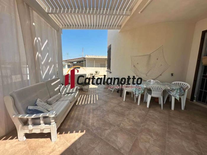 Casa con 6 locali in vendita in Via Torre Sibiliana, Petrosino