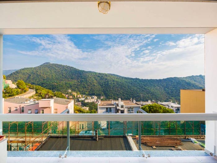 Appartamento con 6 locali in vendita in Via Val Trebbia, Molassana, Genova
