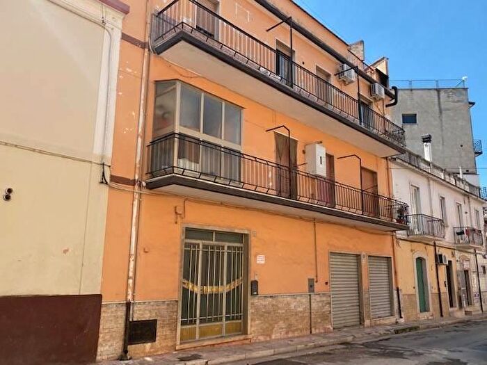 Appartamento con 6 locali in vendita in Giacomo Matteotti, San Nicandro Garganico