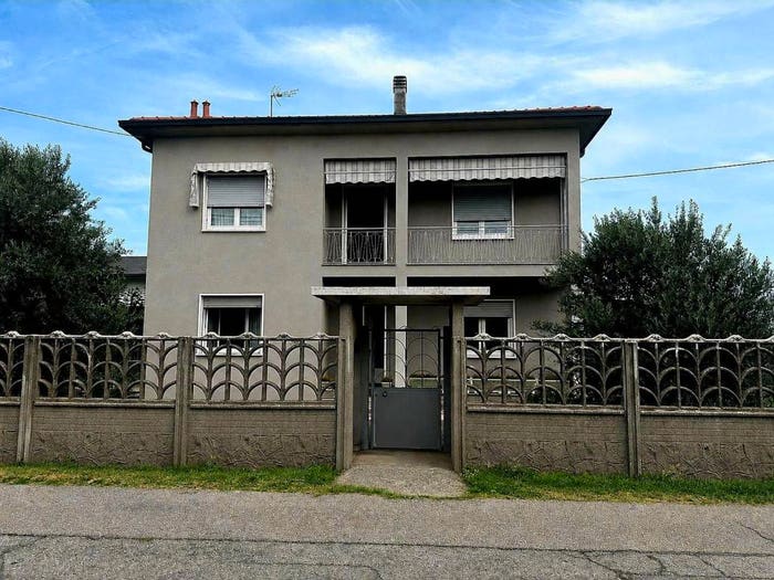 Casa quadrilocale in vendita in Via Monte Rosa, Fagnano Olona