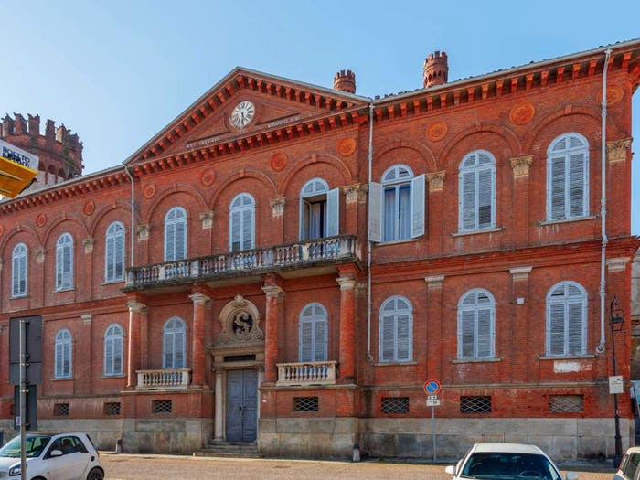 Casa con 6 locali in vendita in Piazza Martiri della Libertà, Centro, Favria