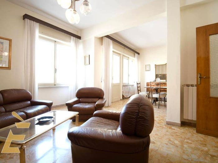 Appartamento con 5 locali in vendita in Via Milano, Bonaria, Cagliari