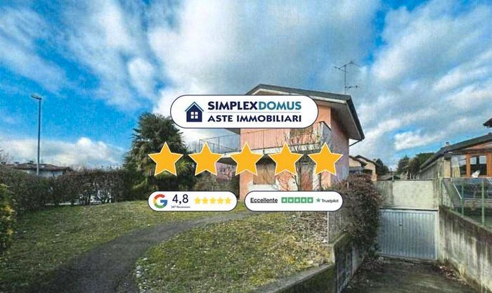Casa con 6 locali in vendita in Via Giuseppe Verdi, Molteno