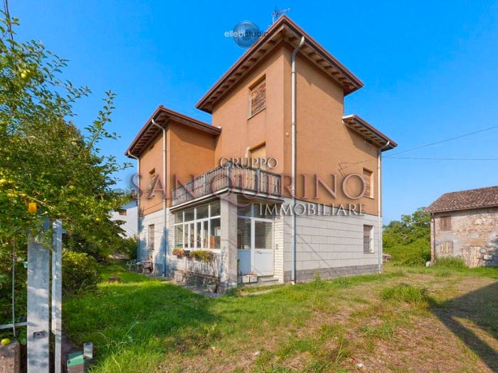 Casa con 6 locali in vendita in VIA LEONARDO DA VICNI, Cadelbosco Di Sotto, Cadelbosco di Sopra