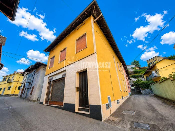 Casa quadrilocale in vendita in Via Aimaro Franco, Moncrivello