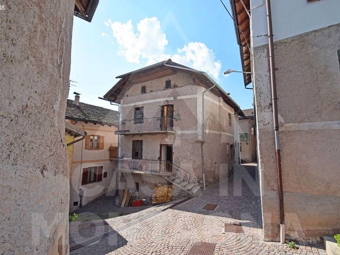 Casa con 5 locali in vendita in Frazione Valle, Valfloriana
