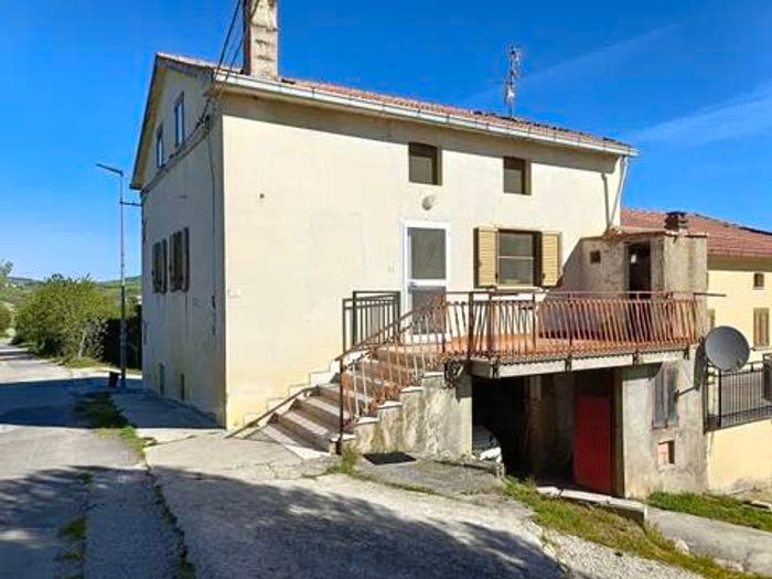 Casa quadrilocale in vendita in Contrada Capoposta, Casoli