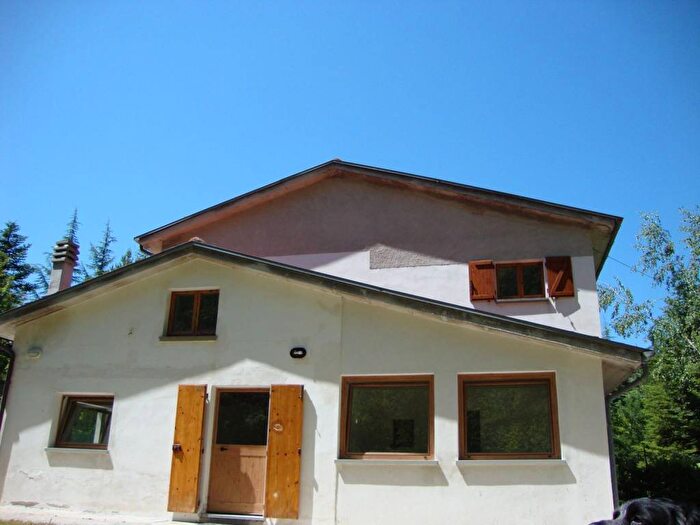 Casa trilocale in vendita in Strada Provinciale Pianditrebbio, Apecchio