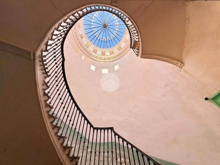 Appartamento quadrilocale in vendita in Via Emanuele De Deo, Quartieri Spagnoli, Napoli
