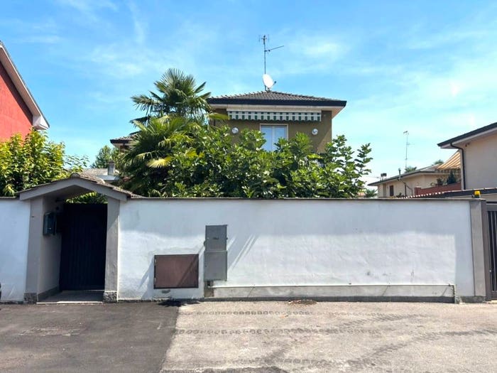Appartamento trilocale in vendita in Via Monte Asolone, Casorate Primo