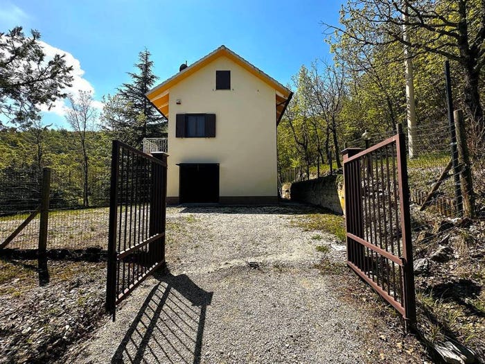 Casa con 5 locali in vendita in San Ginesio