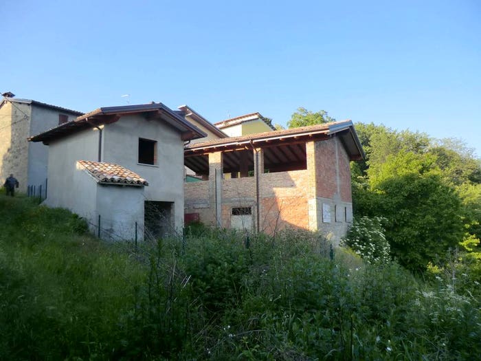 Casa con 6 locali in vendita in Pavullo nel Frignano