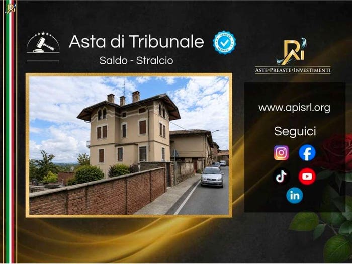 Appartamento con 6 locali in vendita in Via del Cervo, Candelo