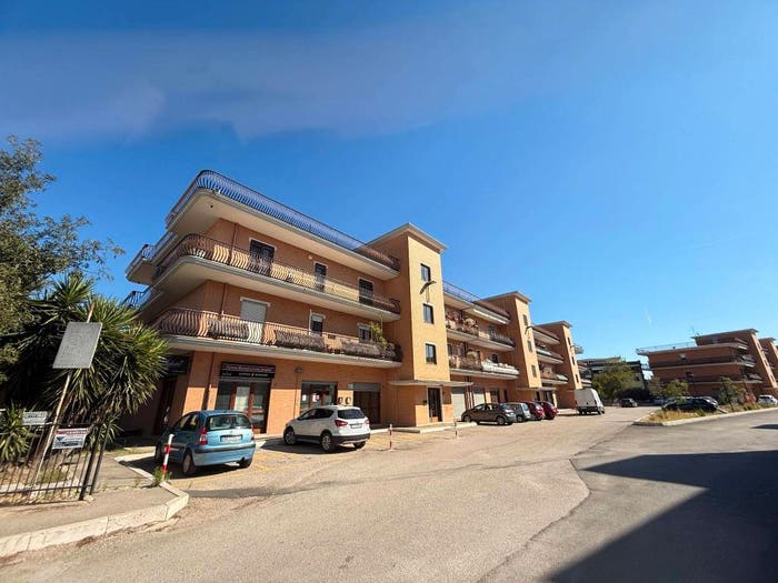 Appartamento trilocale in vendita in Viale degli Aviatori, Tribunale Carmine Nuovo, Foggia
