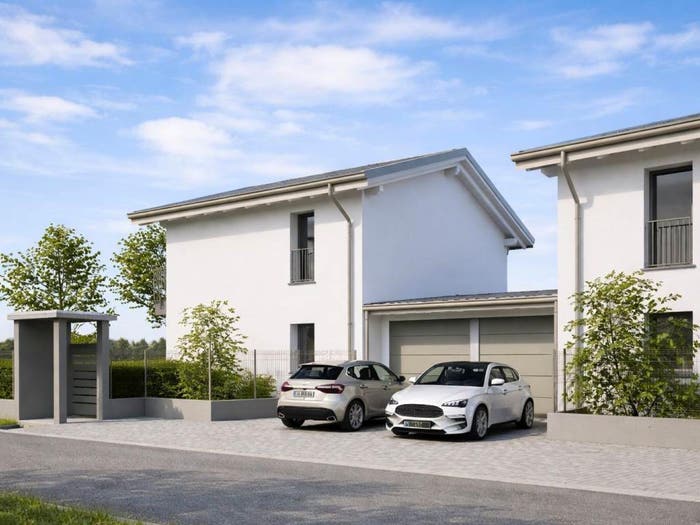 Casa quadrilocale in vendita in Viale Italia, Centro, Caronno Pertusella