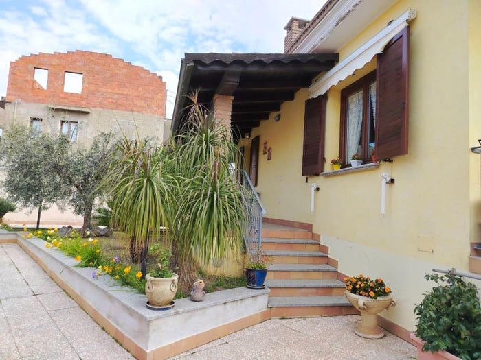 Casa quadrilocale in vendita in Via San Michele, Dolianova