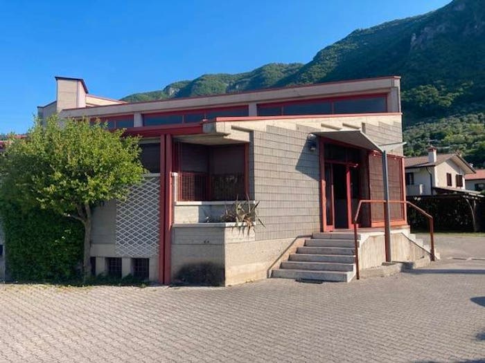 Casa con 6 locali in vendita in Via Montegrappa, Pove del Grappa