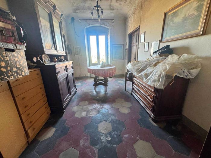 Casa con 6 locali in vendita in Via Aurelia, Colombiera Molicciara, Castelnuovo Magra