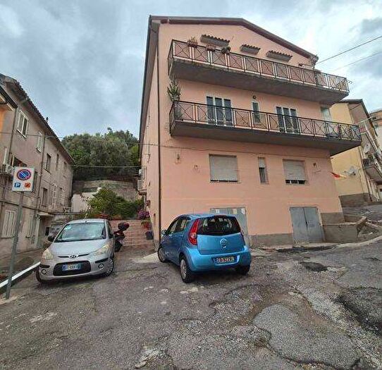 Appartamento trilocale in vendita in Via Domenico Marincola Pistoia, Sala, Catanzaro