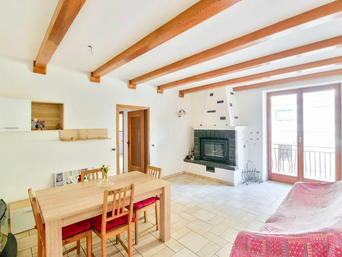 Appartamento trilocale in vendita in Via Vecchia Regina, Laglio