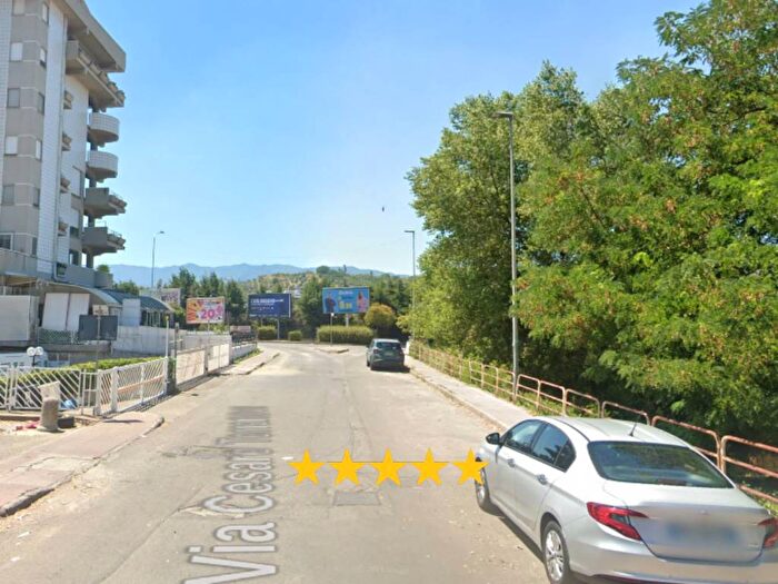 Appartamento con 6 locali in vendita in Via Cesare Terranova, Panebianco Tribunale, Cosenza