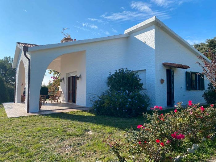 Casa quadrilocale in vendita in Via del Taunus, Villaggio Taunus, Numana