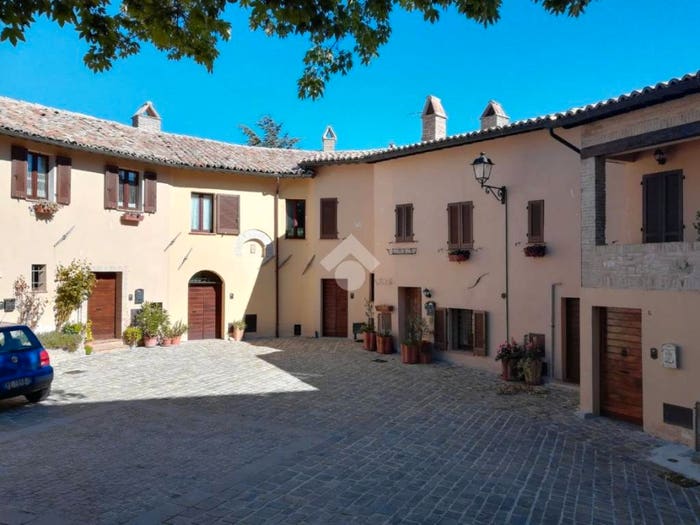 Casa bilocale in vendita in via Torre Vecchia, Centro, Nocera Umbra