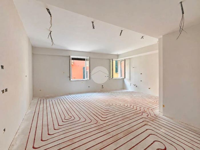 Appartamento quadrilocale in vendita in Via San Salvatore Corte Regia, Centro Storico, Verona