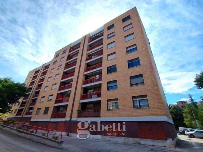 Appartamento con 5 locali in vendita in Via Carducci, Vazzieri, Campobasso