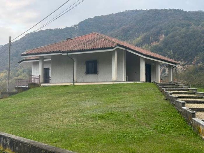 Casa con 5 locali in vendita in Regione Miragli, Rossana
