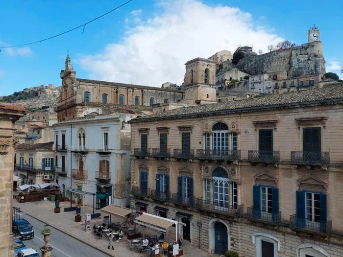 Appartamento con 6 locali in vendita in Corso Umberto I, Modica Bassa, Modica