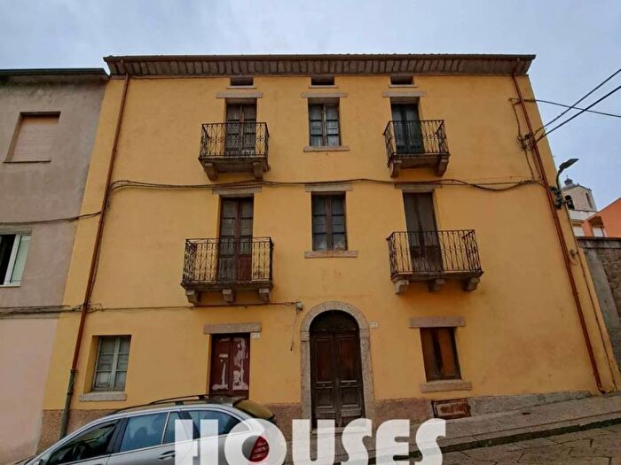 Casa in vendita in Via Giuseppe Mazzini, Calangianus